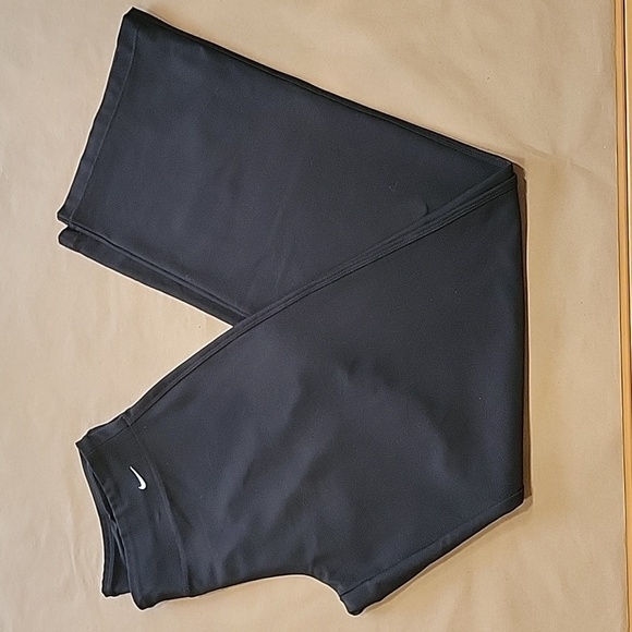 Nike Dri-Fit Size M (8-10) Black Workout / Yoga / Running Pants (224172), EUC - Picture 1 of 13